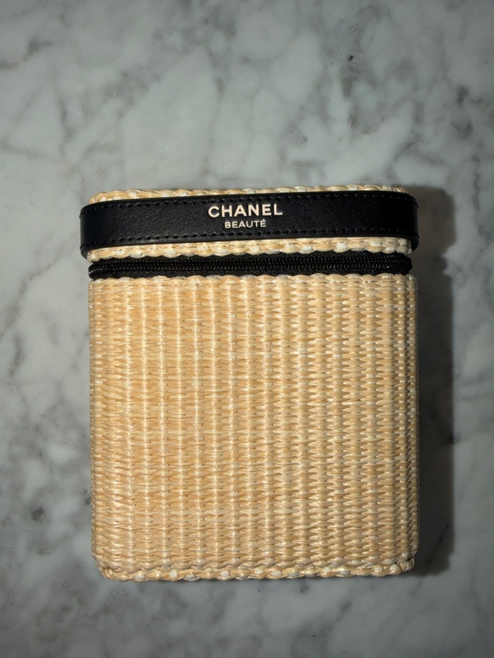 NEW CHANEL LIMITED EDITION Les Beiges Lipstick & Healthy Glow Balm in Beige Nude - Picture 4 of 10